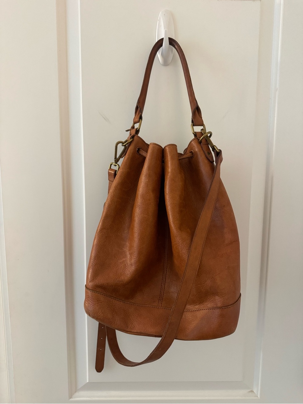 Madewell Cognac Leather Bucket Bag - Classic Drawstring Shoulder Bag - Picture 2 of 4